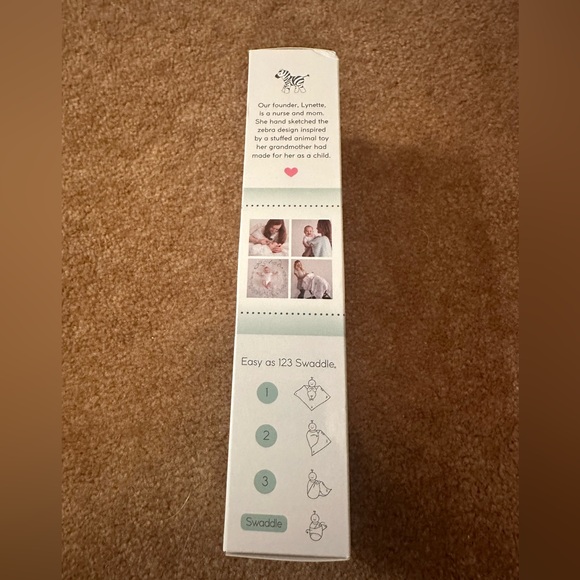 Amazing Baby Muslin Zebra Swaddle Blanket NIB - Picture 6 of 6